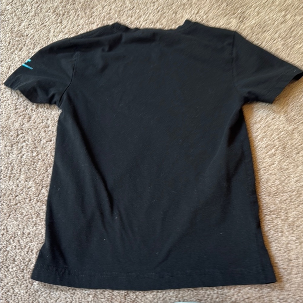 Nike Kids Black T-Shirt with Pink and Blue Logo, size 7 - Picture 5 of 6